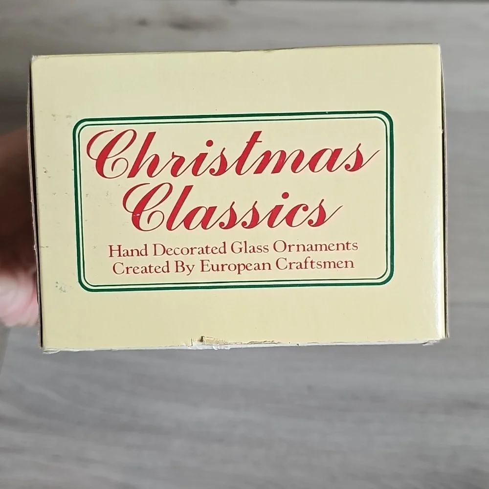 Vintage Christmas Classics Set Of 3 Glass Lrg Round White Ornaments - Picture 5 of 16